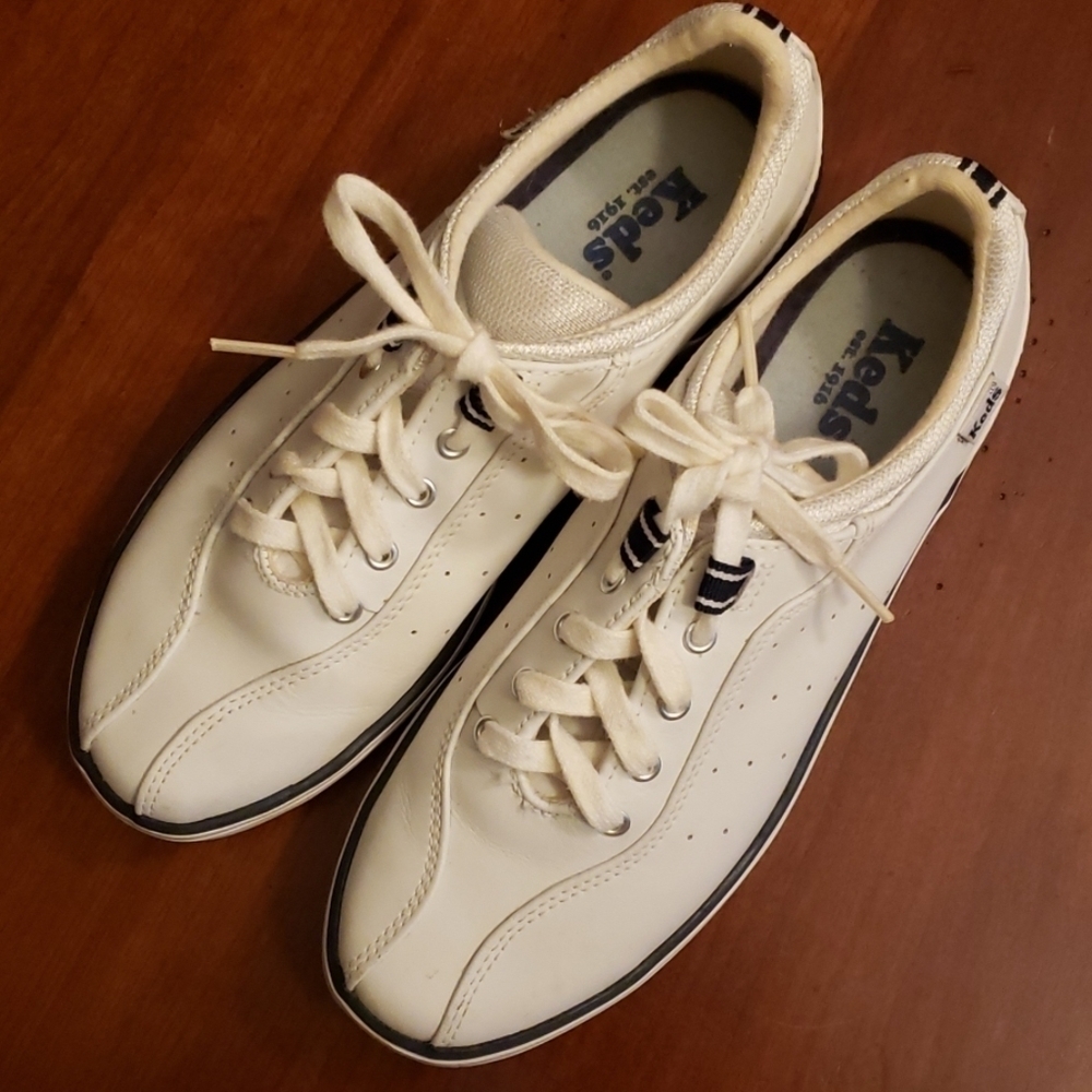KEDS White & Navy Faux Leather Sneakers VGUC
